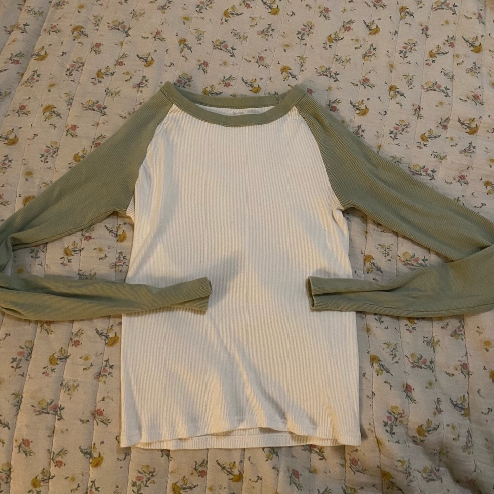 Brandy Melville Long Sleeve Top